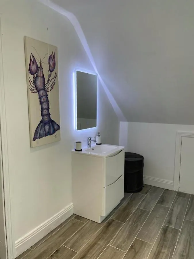 Captivating 1-Bed Apartment In Cloyne Cork 0*,  Irland