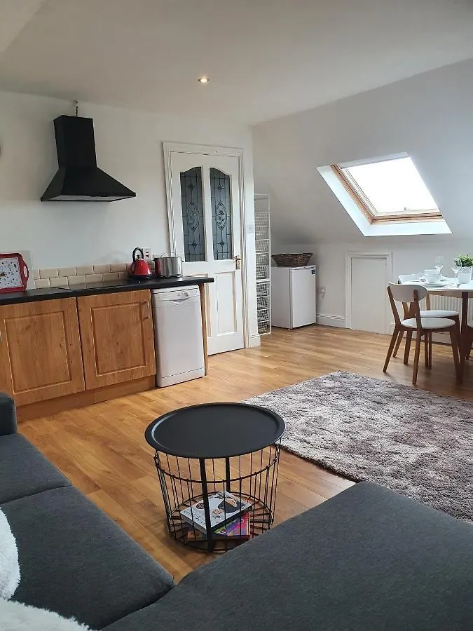 Captivating 1-Bed Apartment In Cloyne Cork