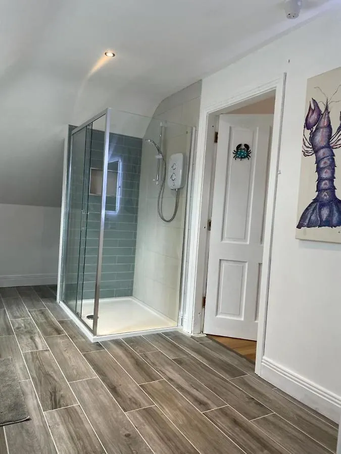 Captivating 1-Bed Apartment In Cloyne Cork