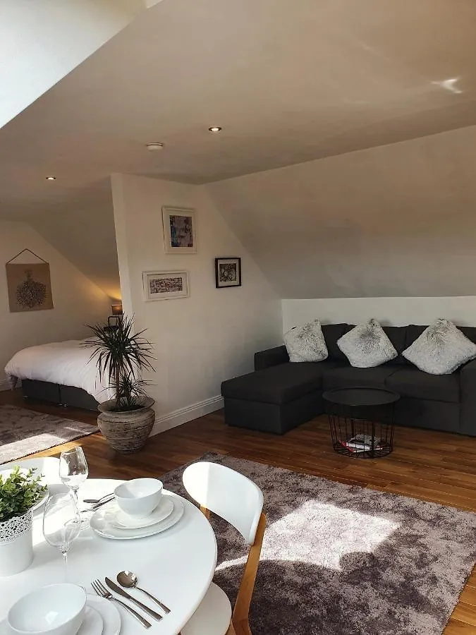 Captivating 1-Bed Apartment In Cloyne Cork